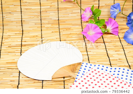 日本夏季風扇和毛巾 日本夏季風扇和毛巾 79336442