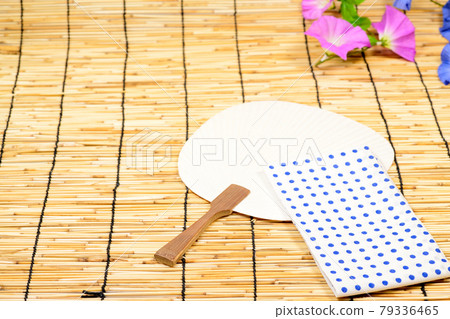 日本夏季風扇和毛巾 日本夏季風扇和毛巾 79336465