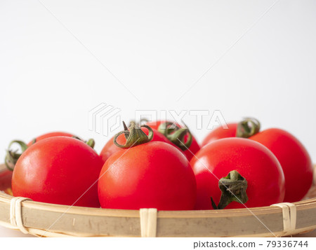 籃子裡的迷你西紅柿 79336744