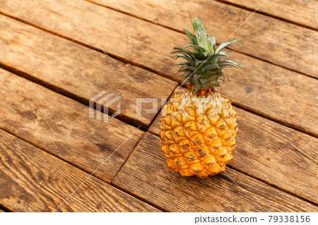 Fresh snack pine Fresh snack pine 79338156