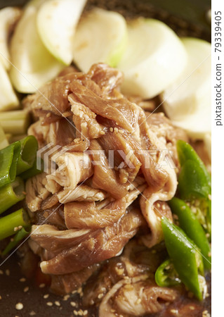 Korean food, pork rib hot pot 79339405