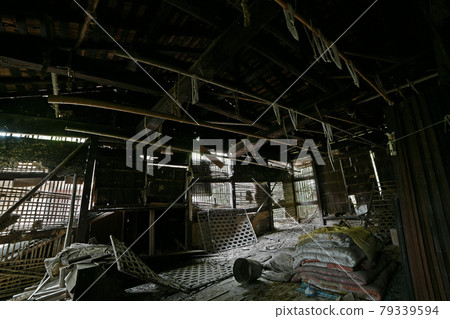 Abandoned village in the mountains Abandoned village in the mountains 79339594