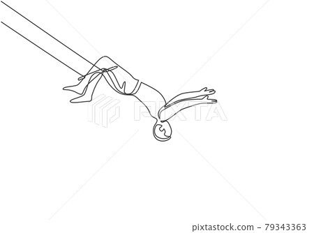 Single continuous line drawing a male acrobat performs on the trapeze with his legs hanging and head down while swinging his hand. Brave and agile. One line draw graphic design vector illustration. 79343363