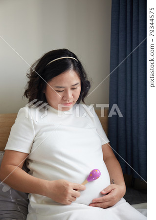 female, pregnant, woman 79344575