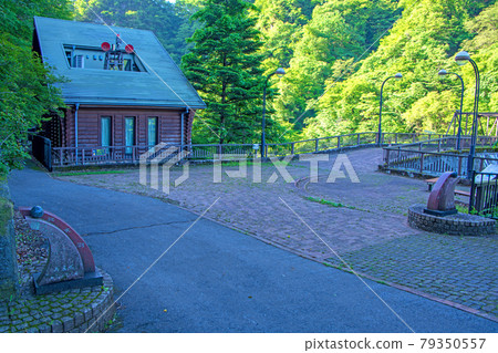 臼井湖坂本水壩行政大樓初夏周邊景色 臼井湖坂本水壩行政大樓初夏周邊景色 79350557