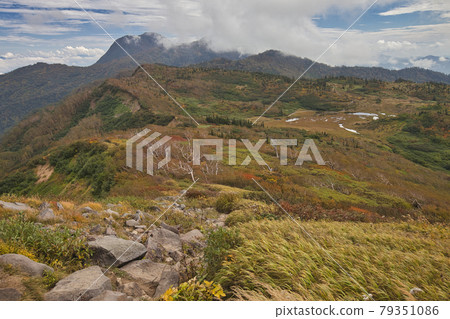 Autumn Mt. Hiuchi trekking 79351086