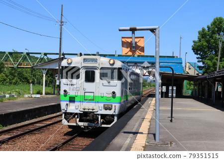 Kiha 40 that stops at Ashibetsu Station 79351515