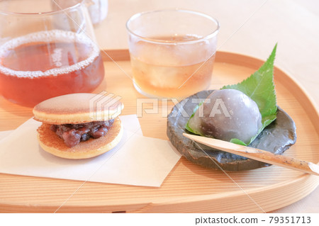 Kuzumanju，迷你銅鑼燒和日本紅茶，夏季日本甜點 79351713