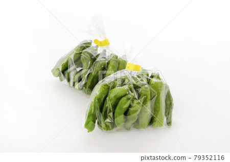 Shishito in a bag 79352116