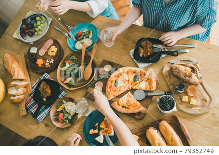 Home Party Home Party 79352749