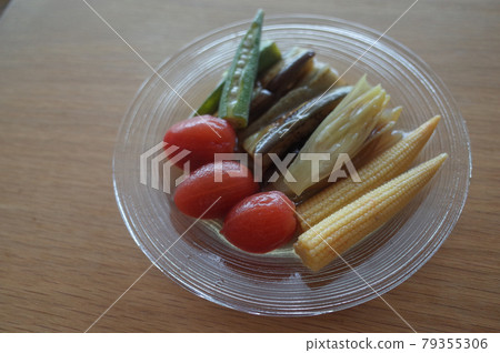 Soaked soup stock of summer vegetables 79355306