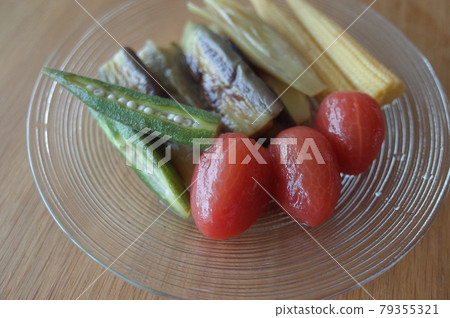 Soup stock of summer vegetables 79355321