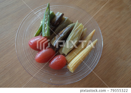 Soup stock of summer vegetables 79355322