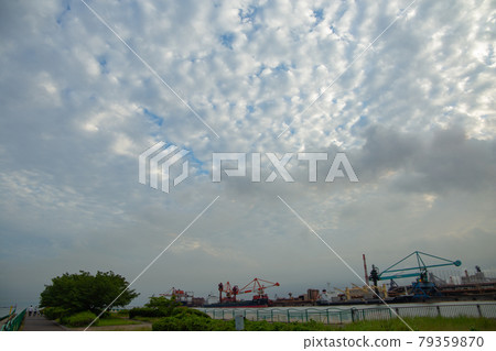 靠海和雲的工廠 靠海和雲的工廠 79359870