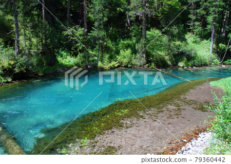 Ribbon lakes in Jiuzhaigou, Sichuan, China Ribbon lakes in Jiuzhaigou, Sichuan, China 79360442