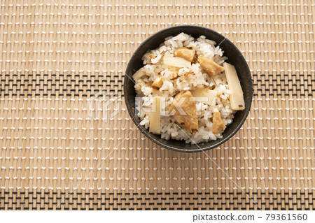 Fugu and bamboo shoots cooked rice 79361560