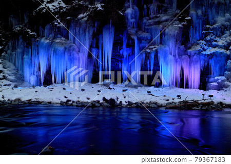 Illuminated misotsuchi icicle Illuminated misotsuchi icicle 79367183
