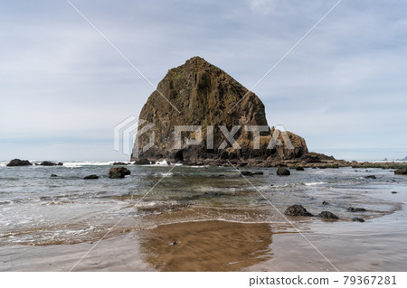 seascape nature. cannon beach landscape, oregon usa. summer vacation. 79367281