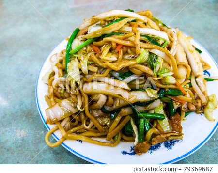 市內一家中餐館的炒麵，大方又好吃 79369687