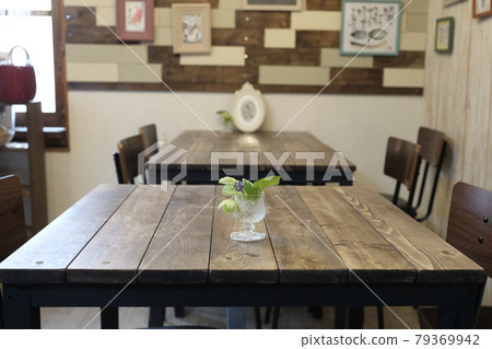 Brocant cafe Brocant cafe 79369942