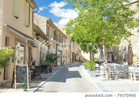 美麗的普羅旺斯梅內布斯村 79370908