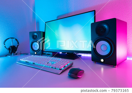 Creator's workspace 79373165