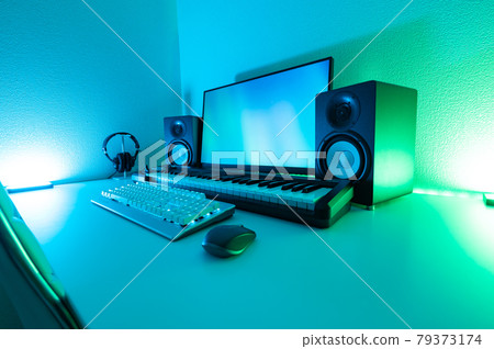 Creator's workspace 79373174