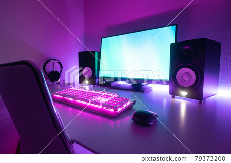 Creator's workspace 79373200