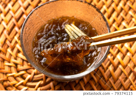 Seasoned mozuku (three cups of thigh vinegar) Seasoned mozuku (three cups of thigh vinegar) 79374115