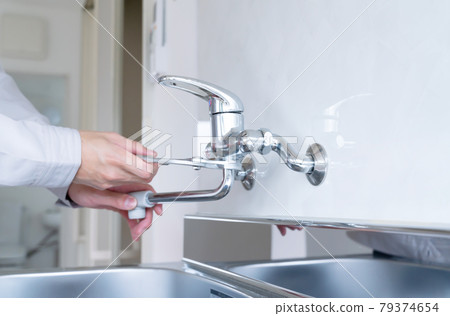 Inspection and repair of kitchen faucets 79374654