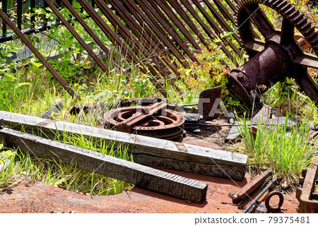 Rusty cogs gear mechanical transmission Rusty cogs gear mechanical transmission 79375481