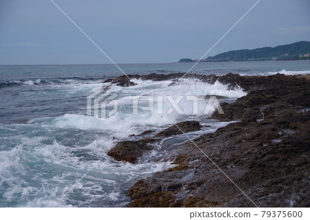 Rough waves in the Sea of Japan, waves bursting into tuff, Tango Peninsula Rough waves in the Sea of Japan, waves bursting into tuff, Tango Peninsula 79375600