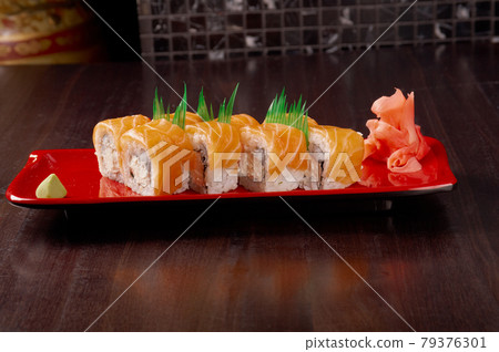 Roll made of salmon 79376301