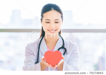 有心臟的女醫生 79378665