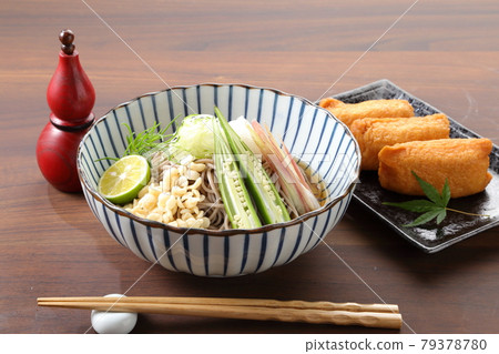 Chilled tanuki soba and inari sushi 79378780