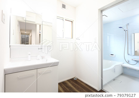 新房，浴室和浴室圖像 79379127