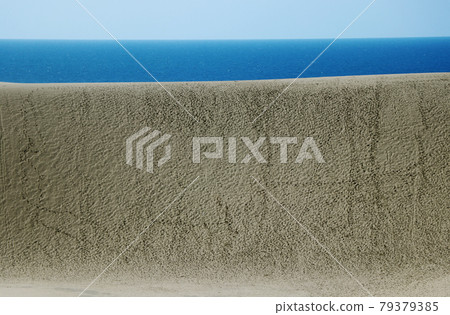 Sand cliffs! Tottori Sand Dunes / Japanese landscape 79379385