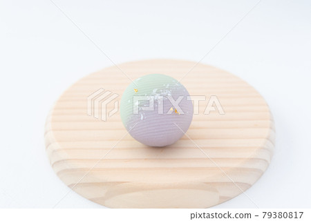 木盤上的七夕日本甜點，銀河 Namagashi 79380817