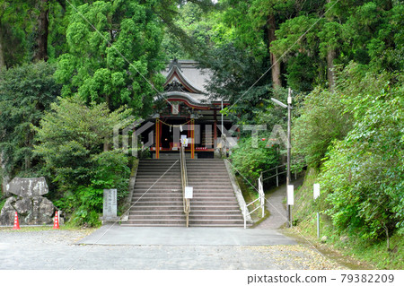 Beautiful entrance to Hanao Shrine Beautiful entrance to Hanao Shrine 79382209