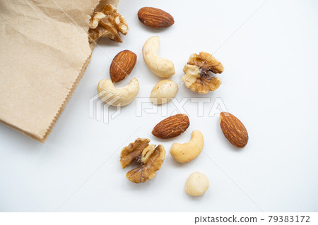 混合堅果的形象 79383172