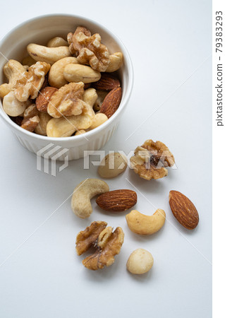 混合堅果的形象 79383293