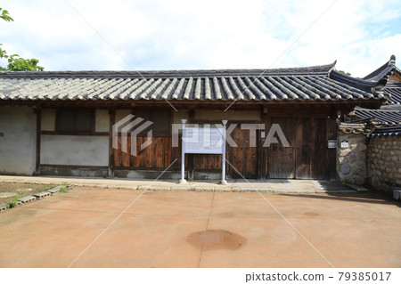 國立公園、慶州市、瞻星台、鄉校、王陵 79385017