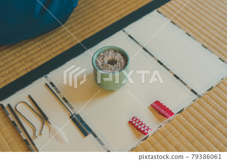 香爐 榻榻米 日式房間 79386061