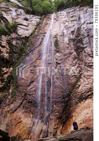 A huge Kannon waterfall in the Fujikawachi valley A huge Kannon waterfall in the Fujikawachi valley 79386191