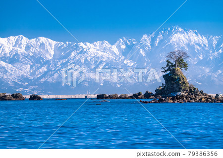 《Toyama Prefecture》 Winter rainy coast, Toyama's most scenic spot 79386356