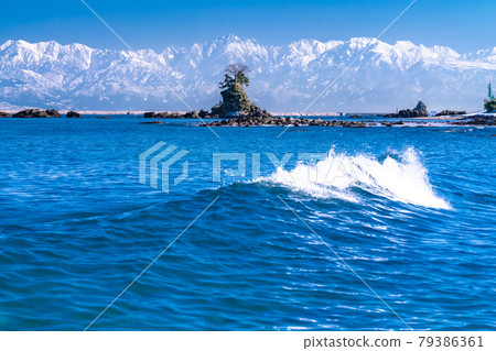 《Toyama Prefecture》 Winter rainy coast, Toyama's most scenic spot 79386361