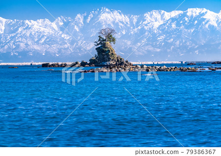 《Toyama Prefecture》 Winter rainy coast, Toyama's most scenic spot 《Toyama Prefecture》 Winter rainy coast, Toyama's most scenic spot 79386367