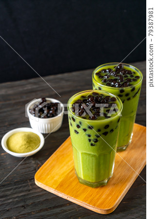 green tea latte with bubble 79387981