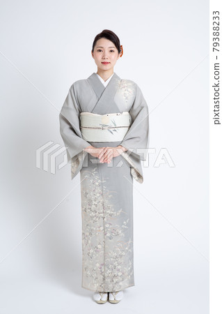 Young Japanese woman wearing Houmongi Young Japanese woman wearing Houmongi 79388233