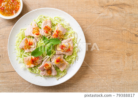 Boiled Pork with Lime Garlic and Chili Sauce 79388817